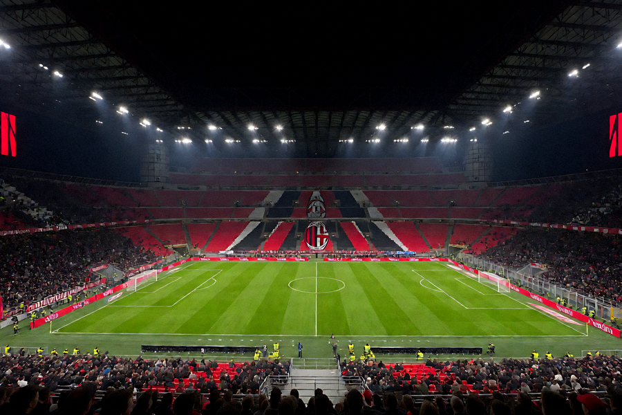 AC米兰主场球场草坪与看台整体外观画面